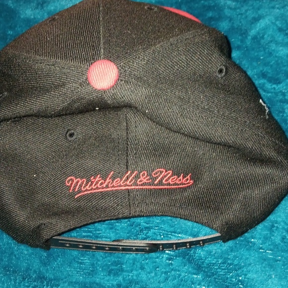 Men's Mitchell & Ness Black/Red philadelphia 76ers - Picture 4 of 7